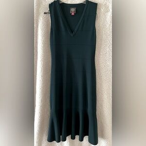 Vince Camuto Sleeveless V-Neck Hunter Green Dress Size PM